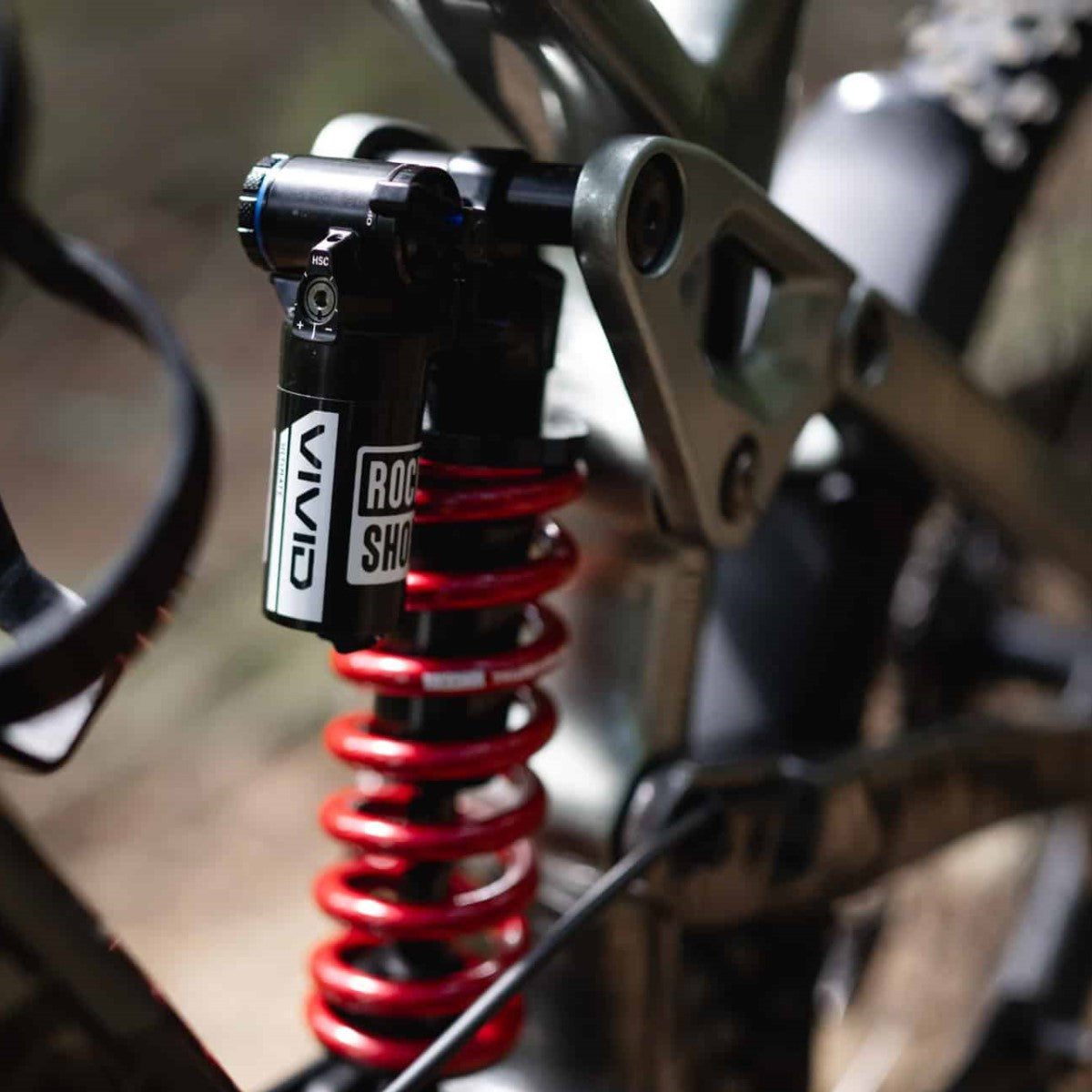 ROCKSHOX VIVID ULTIMATE RC2T HBO-tapschokdemper met trunnionveren voor Specialized Enduro (2020+)