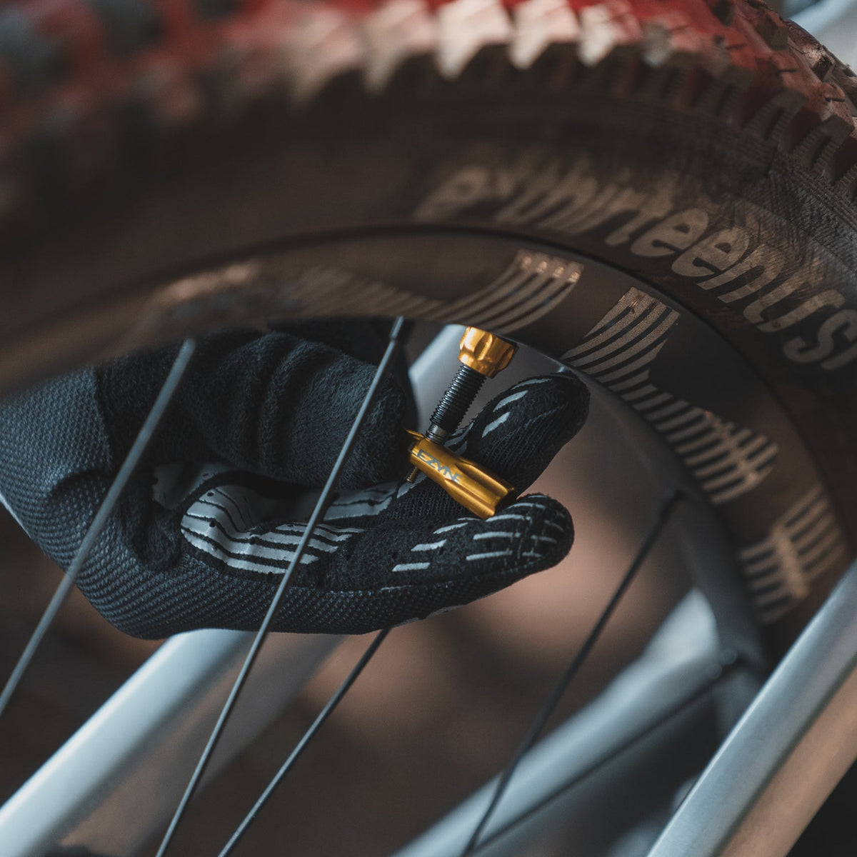 LEZYNE CNC ventieldop goud
