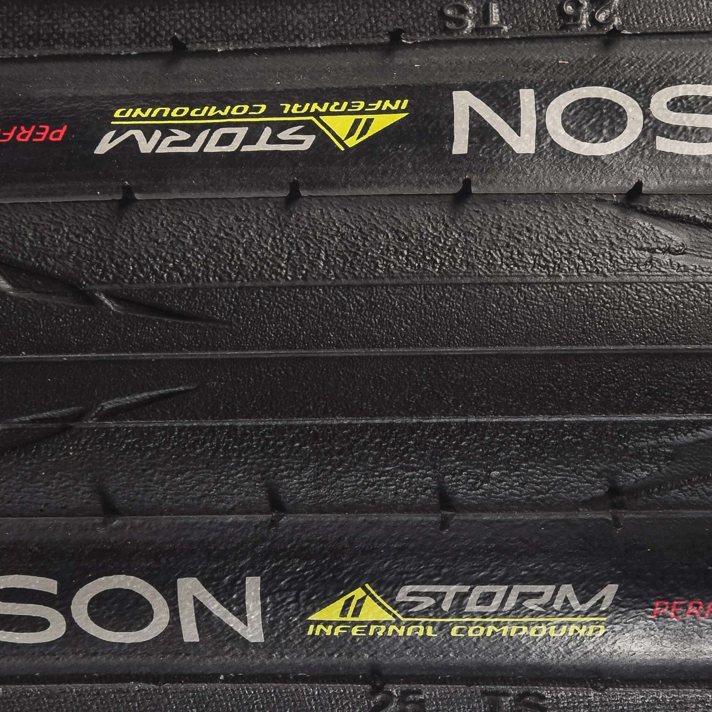 HUTCHINSON FUSION 5 PERFORMANCE 700x25c TubeType Zwart band