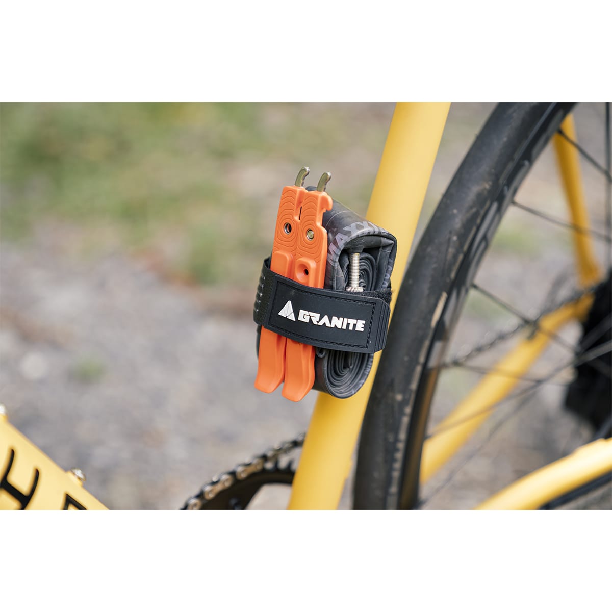 Sangle Universelle sur Vis Porte Bidon GRANITE DESIGN PORTALEDGE XE avec Extension Porte Bidon Noir