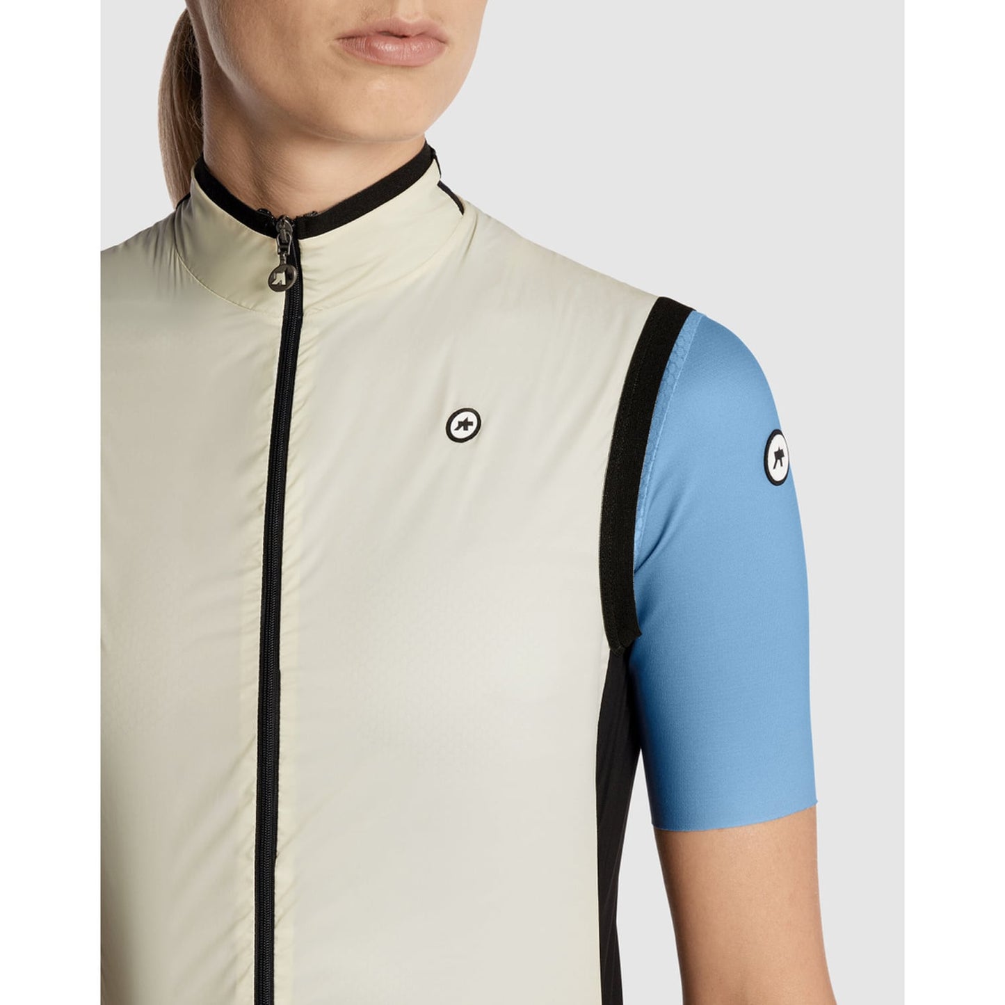 ASSOS UMA GT WIND C2 Mouwloos jack voor dames in beige