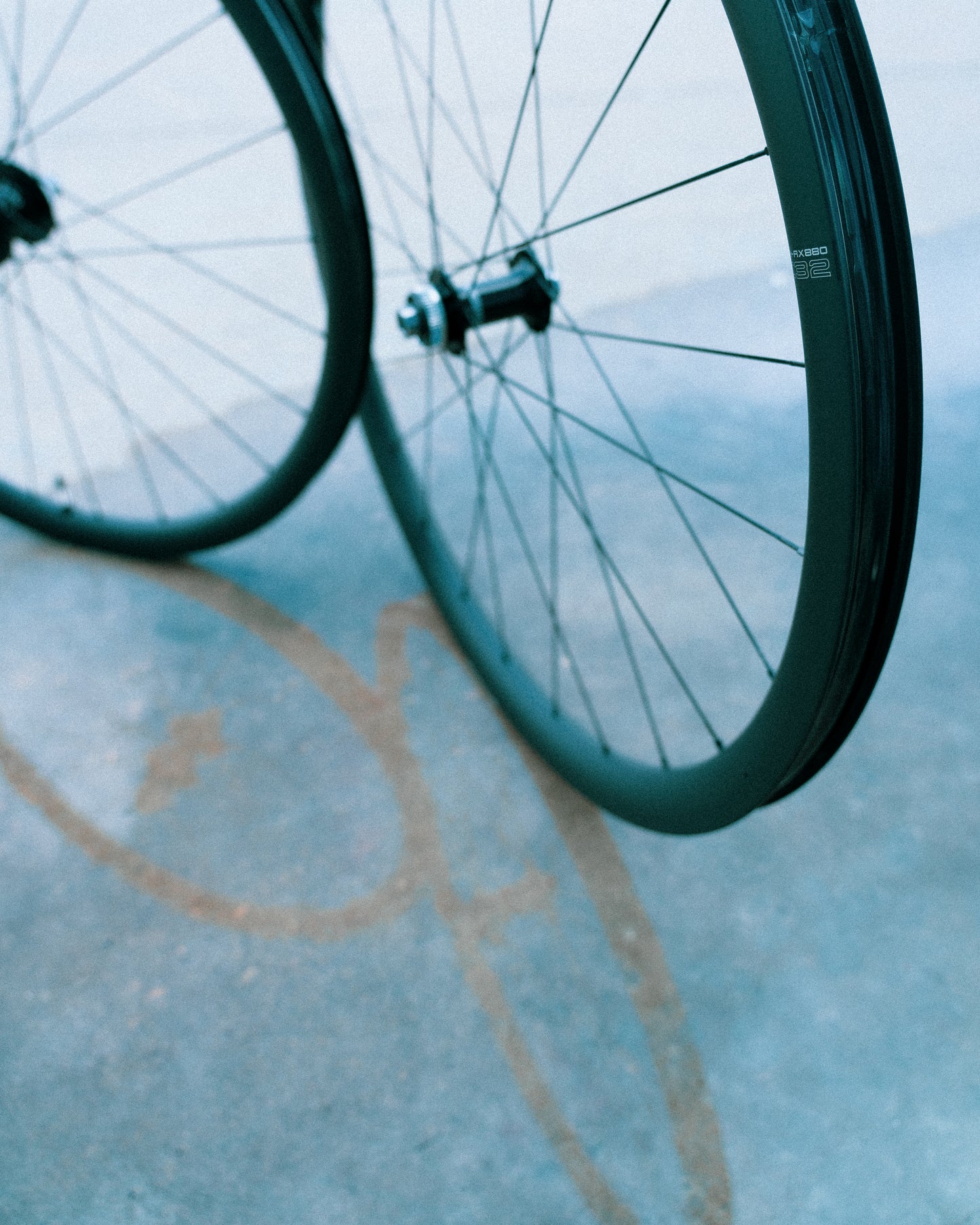 Roue Avant SHIMANO GRX WH-RX880 700c Tubeless Ready (Center Lock)