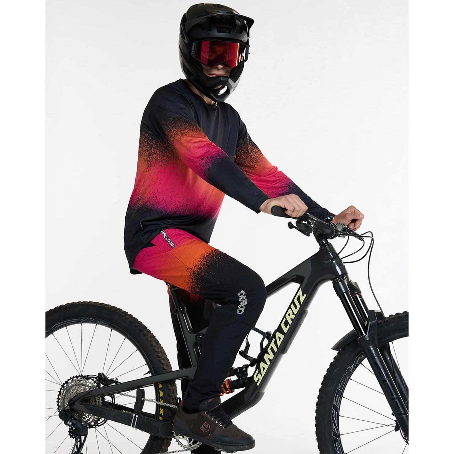 DHARCO BLACK SNAKE Lange Mouw Trui Zwart/Oranje