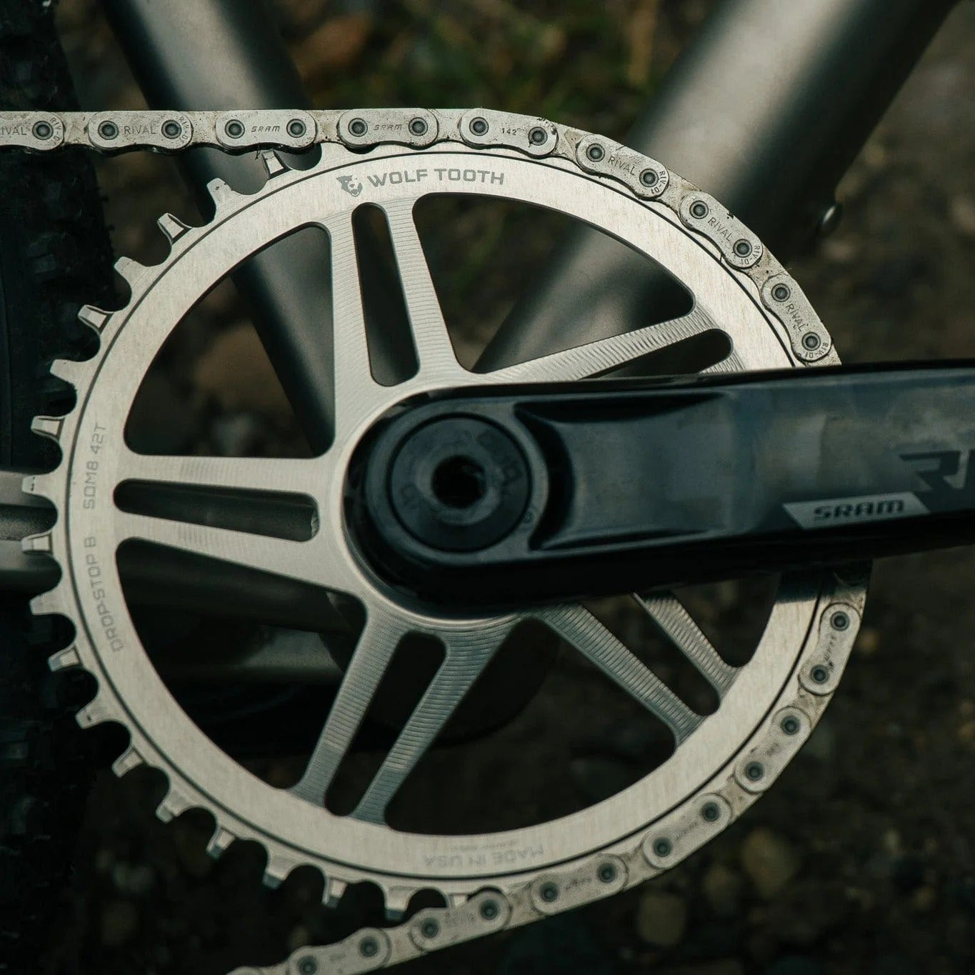WOLF TOOTH GRAVEL Direct Montage SRAM 8 Gats Ruw Zilver Mono Kettingblad