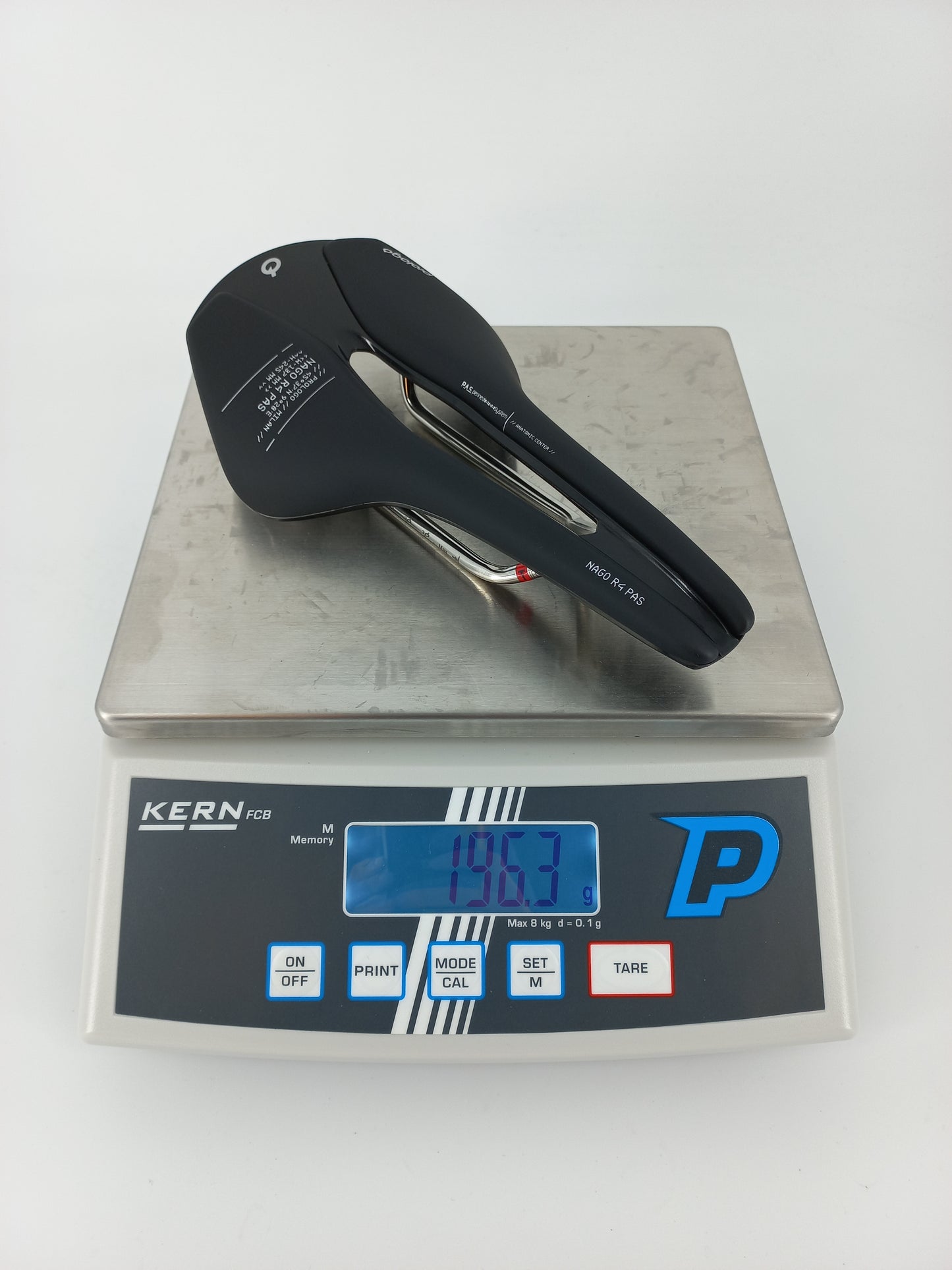 PROLOGO NAGO R4 PAS 137 Tirox zadel Zwart