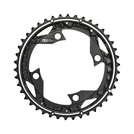 Buitenblad SHIMANO DEORE M610 10-speed, 4-gaats, 104 mm — kettingblad tegen witte achtergrond