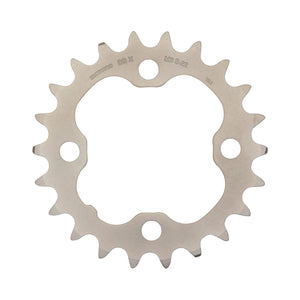 Plateau Intérieur SHIMANO DEORE M590 9V 4 Trous 64mm Argent — vue du plateau sur fond blanc
