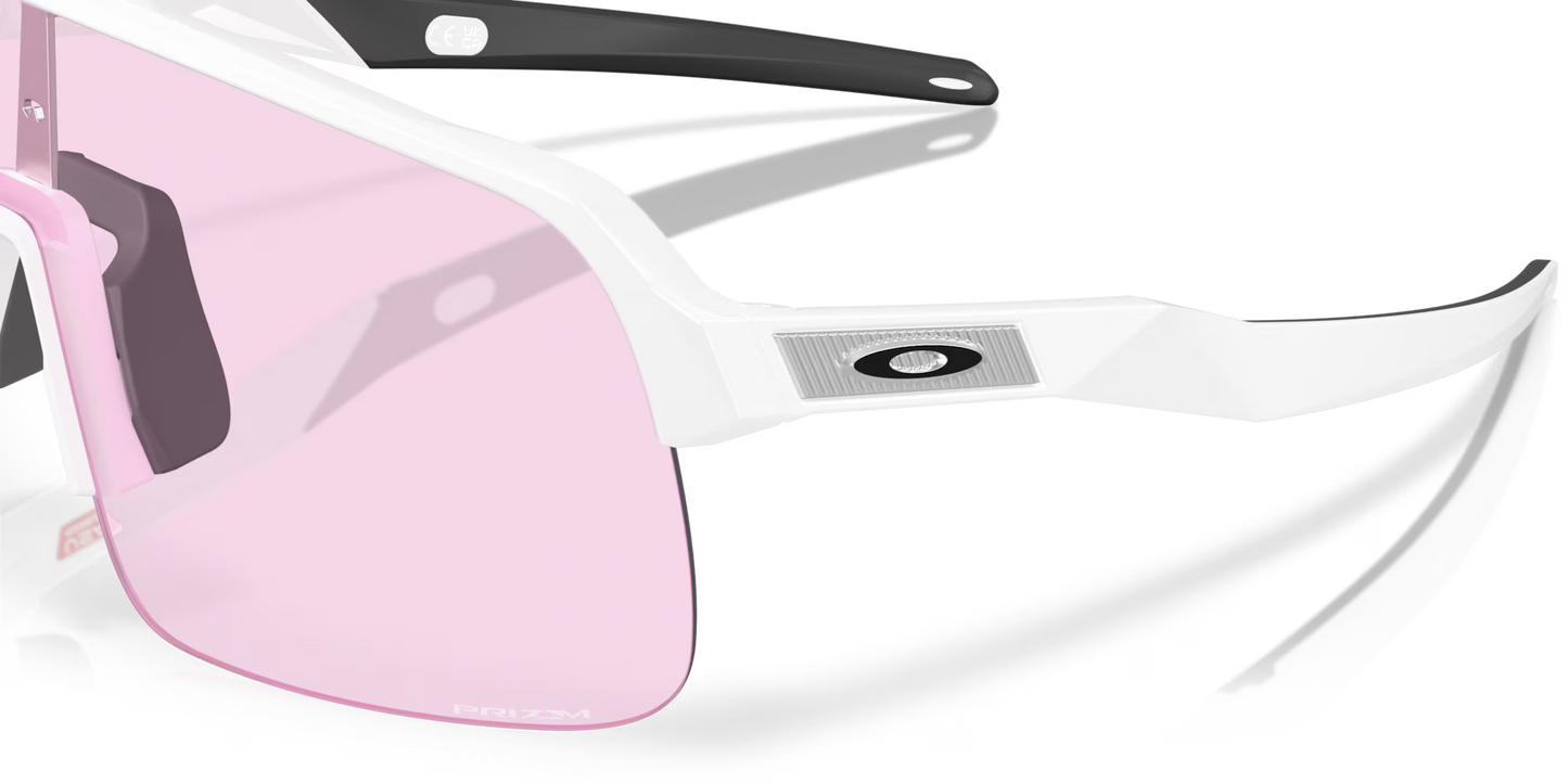 Lunettes OAKLEY SUTRO LITE S Matt Blanc Verre Prizm Low Light - OO9496-0834