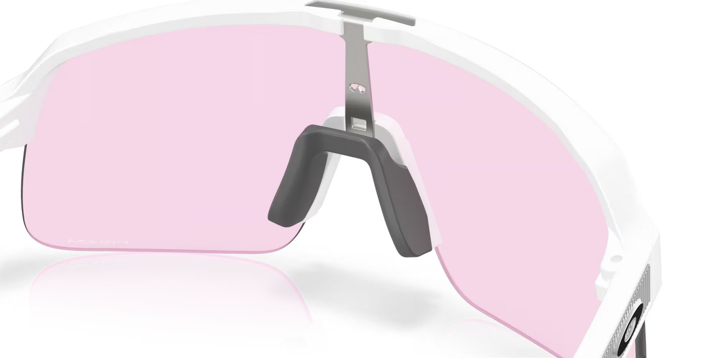 Lunettes OAKLEY SUTRO LITE S Matt Blanc Verre Prizm Low Light - OO9496-0834