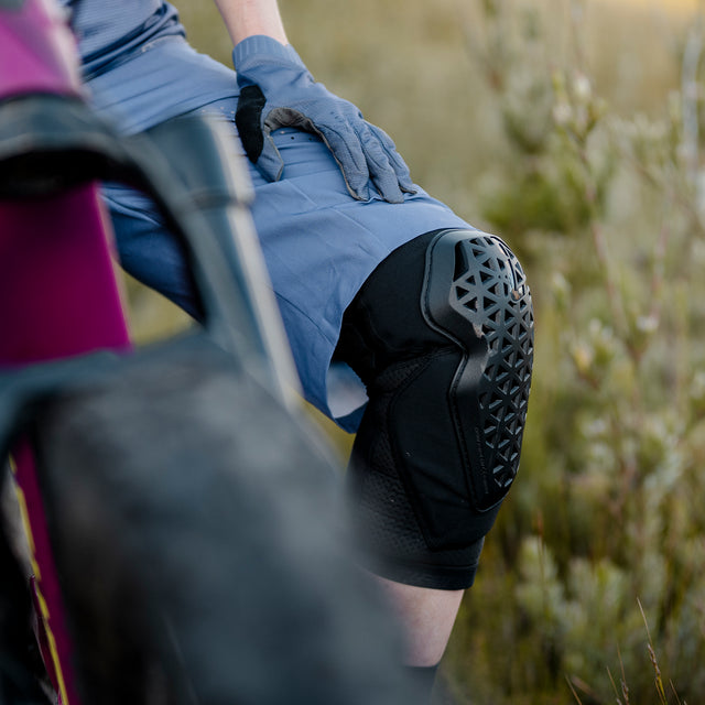 LEATT FLEXMESH kniebeschermers Zwart