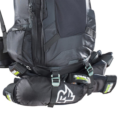 Rugzak met Geïntegreerde Rugbescherming EVOC PROTECTOR FR ENDURO BLACKLINE 16 Zwart