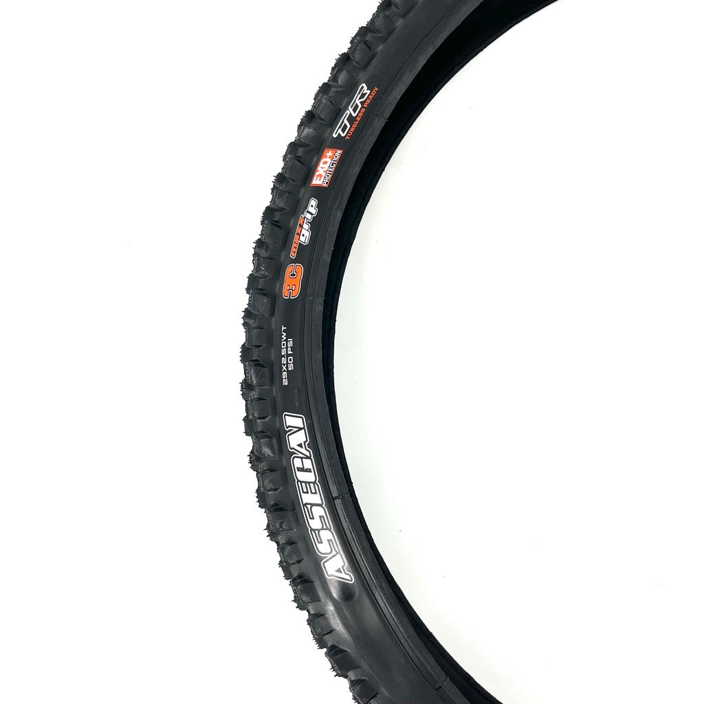 MAXXIS ASSEGAI 29x2.50 WT Exo+ 3C MaxxGrip Tubeless Ready Zacht Zwarte band