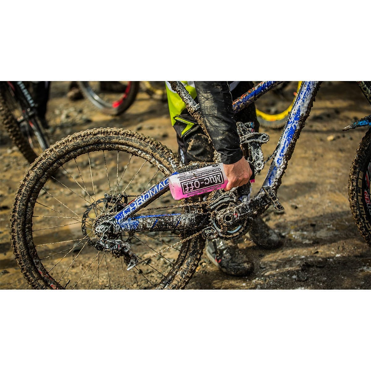 Recharge Concentrée de Nettoyant Vélo MUC-OFF NANO GEL CONCENTRATE (1 L pour 4 L)