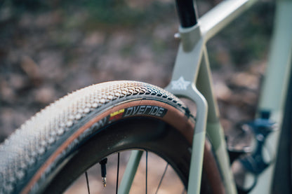 HUTCHINSON OVERIDE Hardskin Tubeless Ready buitenband bruin