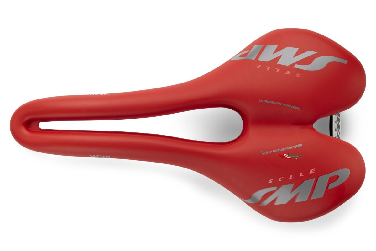 Selle SMP VT30 Largeur 155mm Rails Acier Rouge