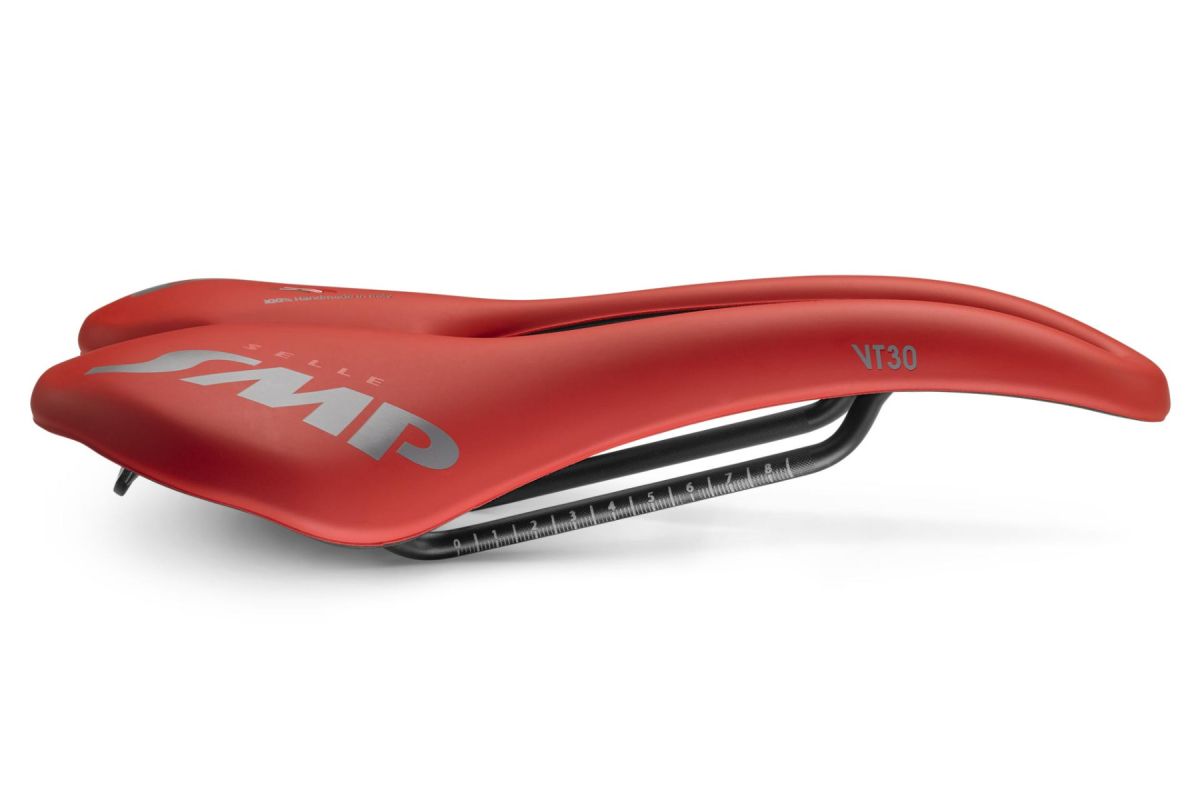 Selle SMP VT30 Largeur 155mm Rails Acier Rouge