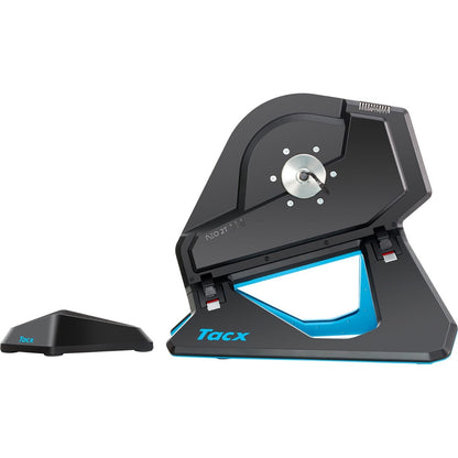 TACX NEO 2T SMART T2875 — Zijaanzicht met voorwielsteun