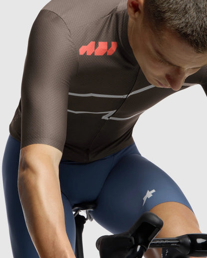 Fietsshirt ASSOS EQUIPE R S11 We are the A Korte Mouwen Bruin