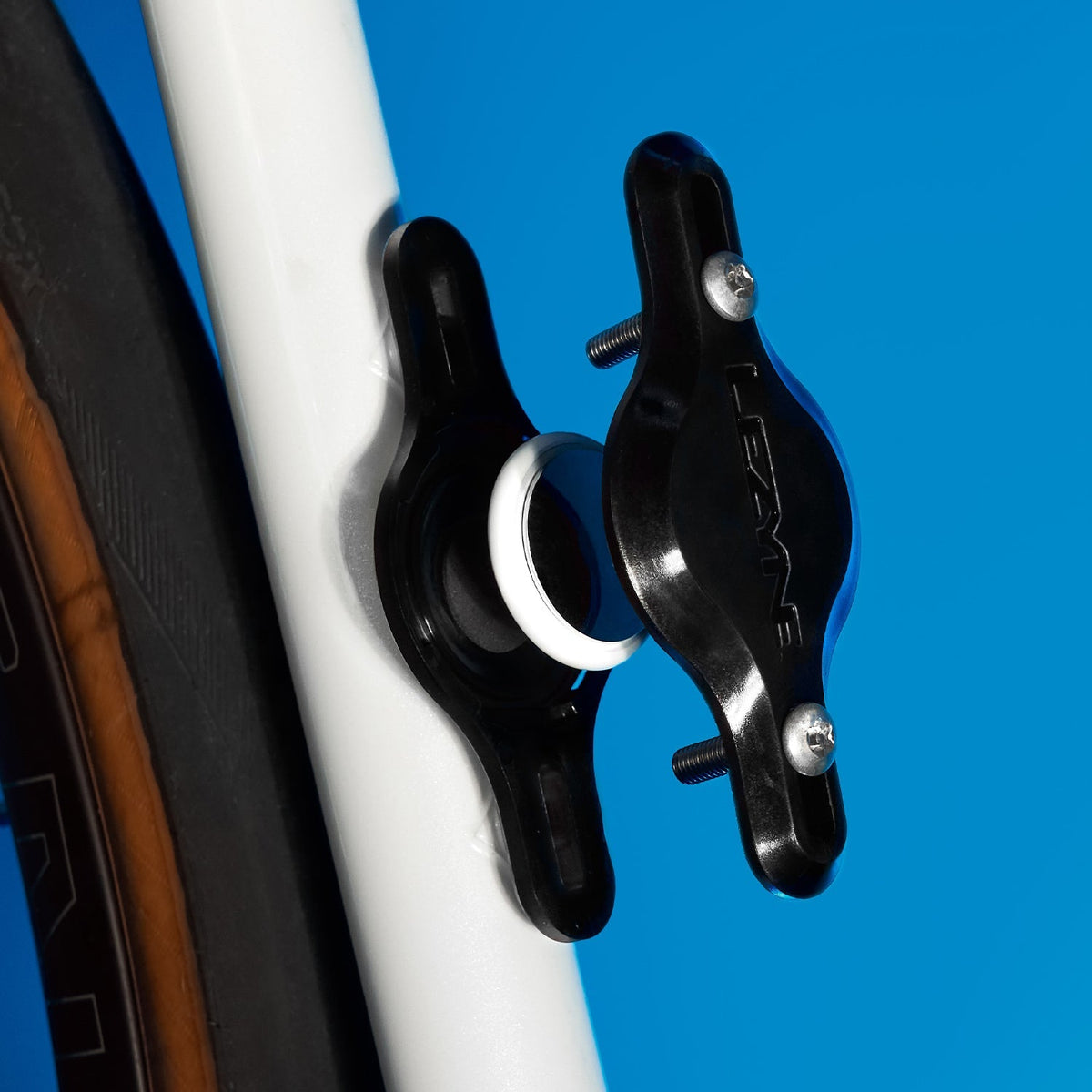 Antidiefstalhouder LEZYNE MATRIX BIKE TAGGER zwart (voor AirTag)