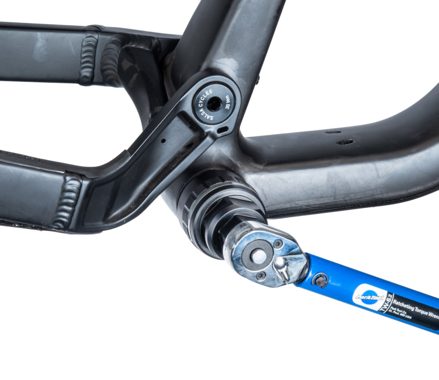 Park Tool BBT-179 aangedraaid met een momentsleutel