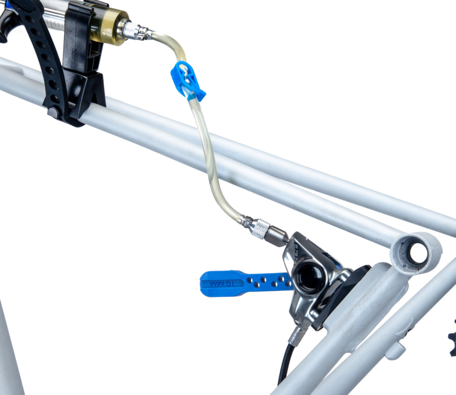 Park Tool BKD-1.2 in gebruik bij een remklauw