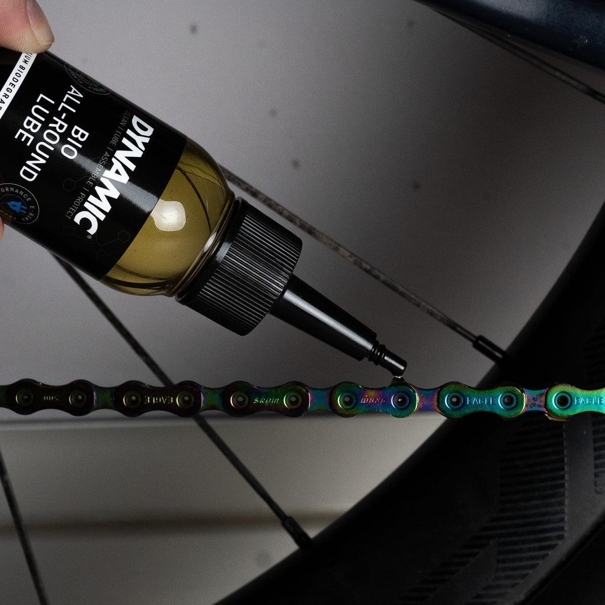 DYNAMIC BIO ALL ROUND LUBE aanbrengen