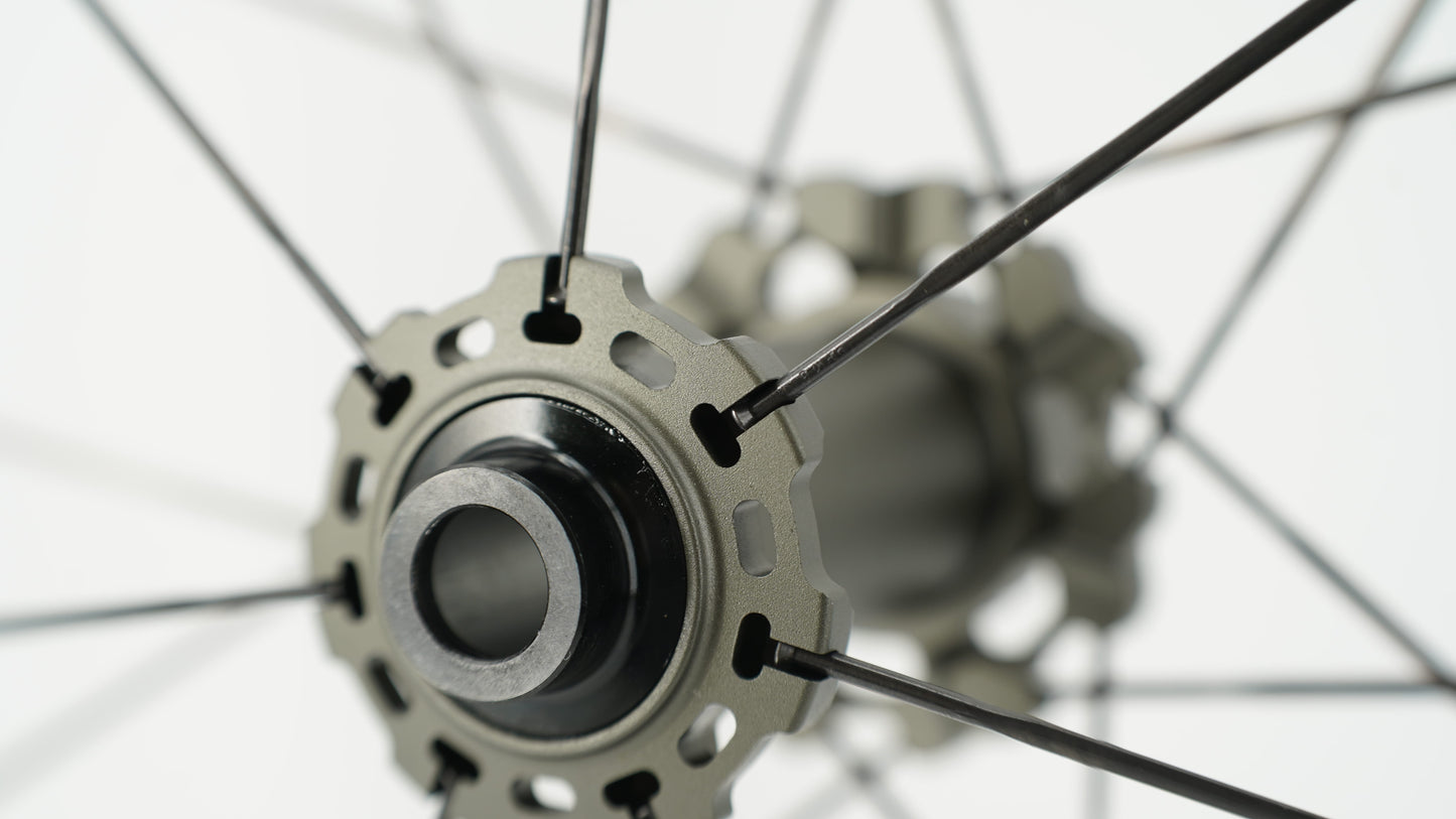 Paar SCOM AERO 50-62 Tubeless wielen (Center Lock)