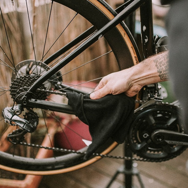 De fiets oppoetsen met de DYNAMIC microvezeldoek