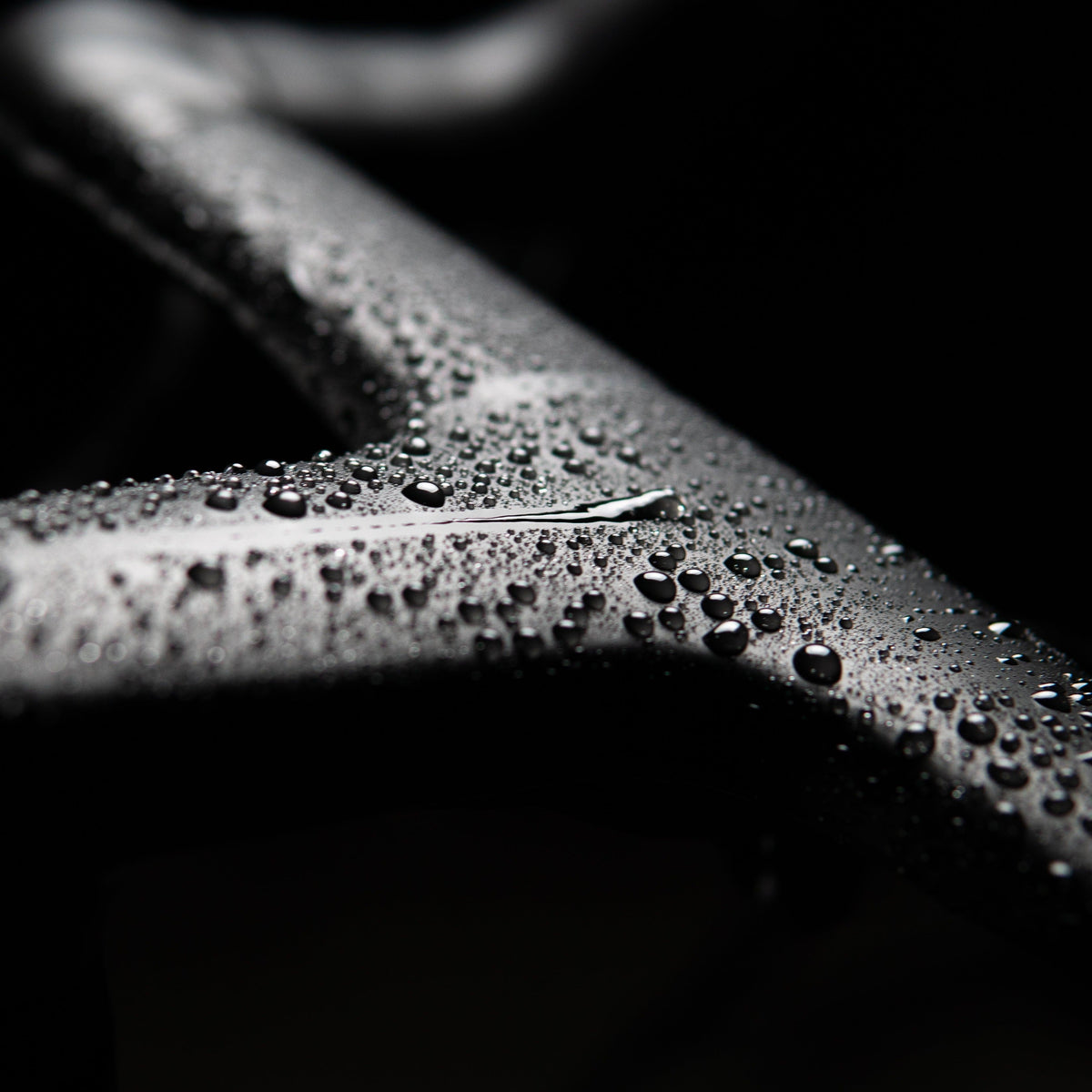 Hydrofoob effect van DYNAMIC SECRET SURFACE op een frame