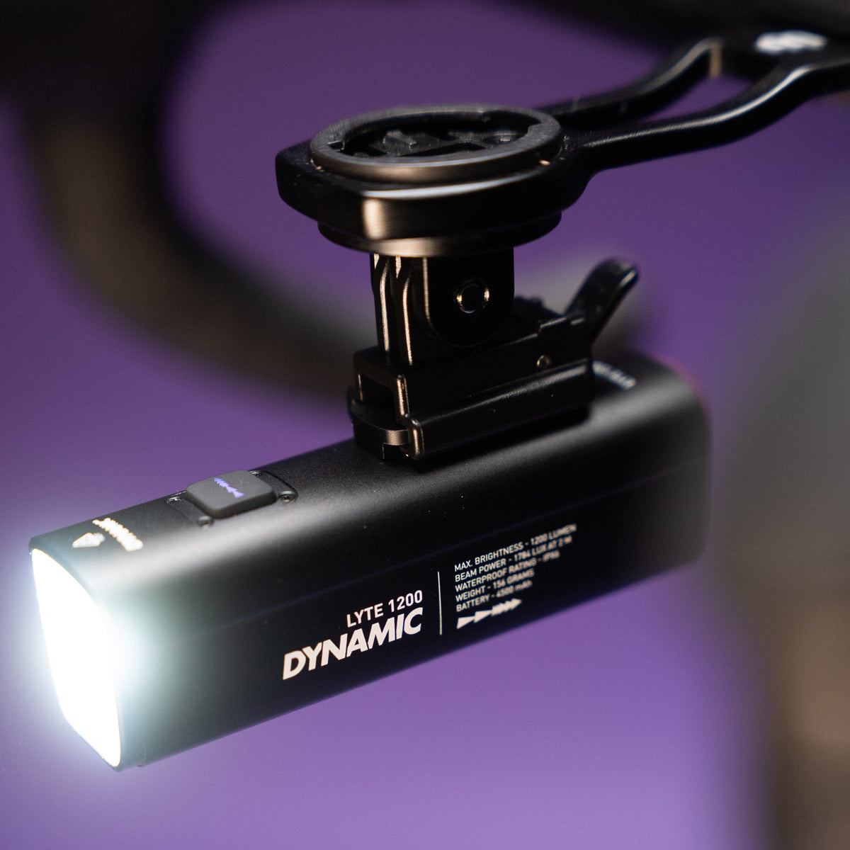 DYNAMIC LYTE 1200 monté sur un cintre