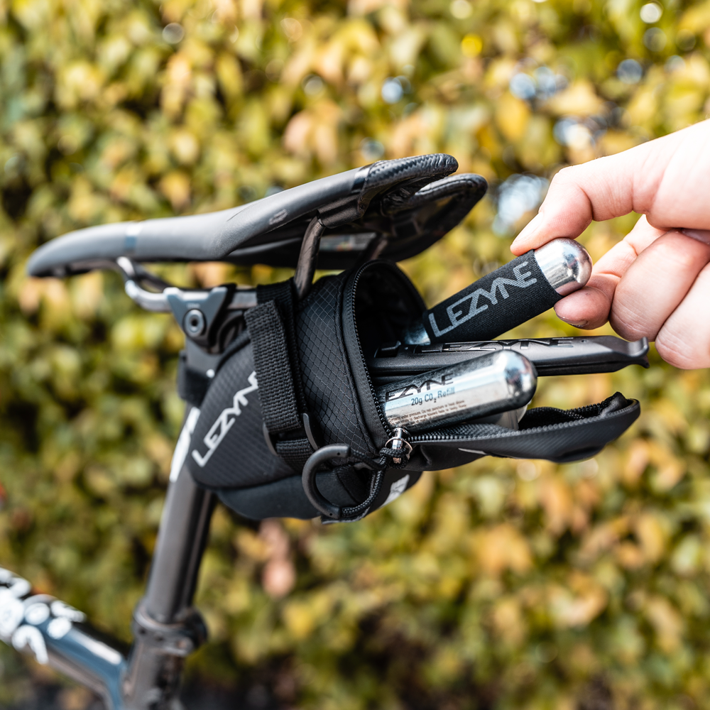 LEZYNE Caddy zadeltas zwart