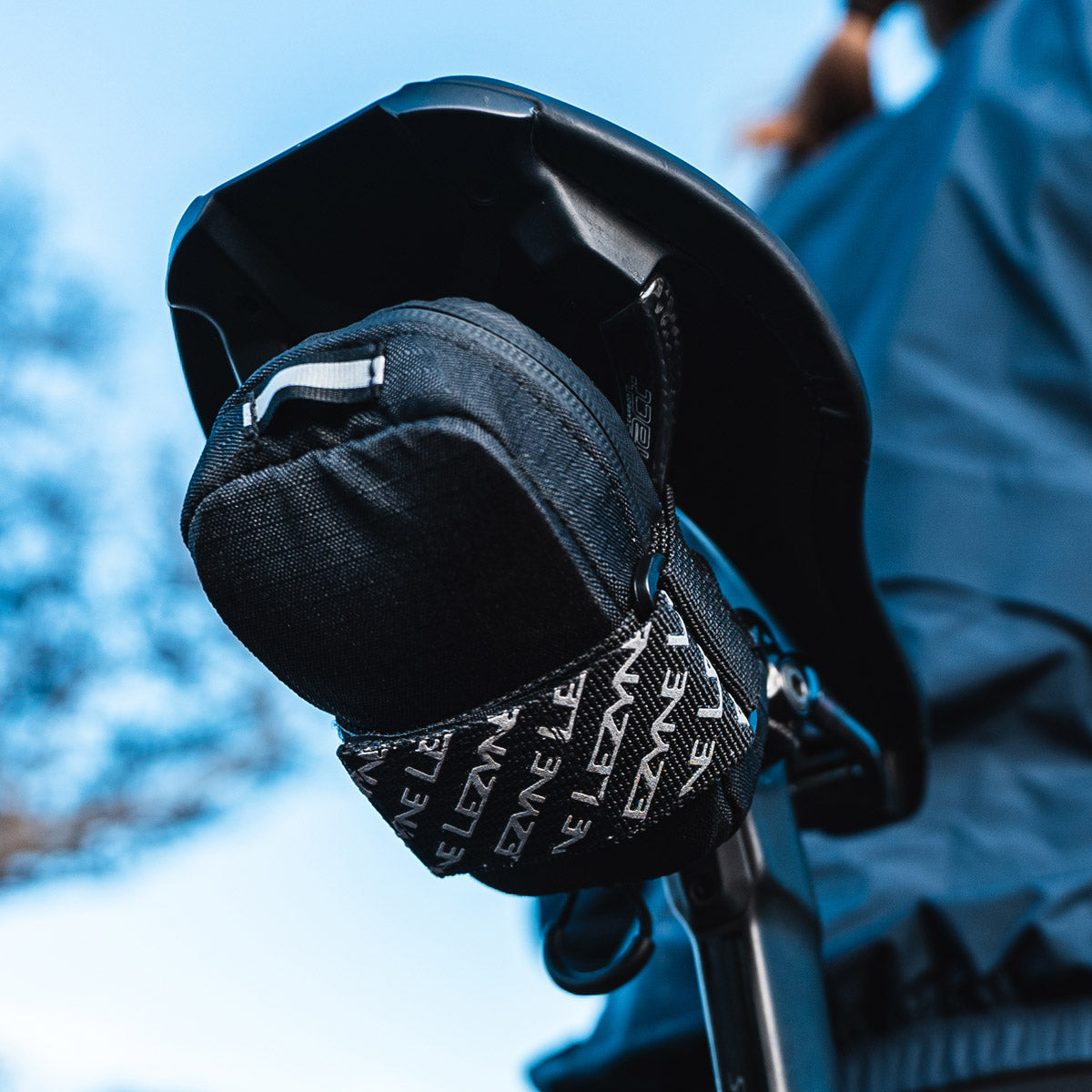 LEZYNE ROAD CADDY zadeltas zwart