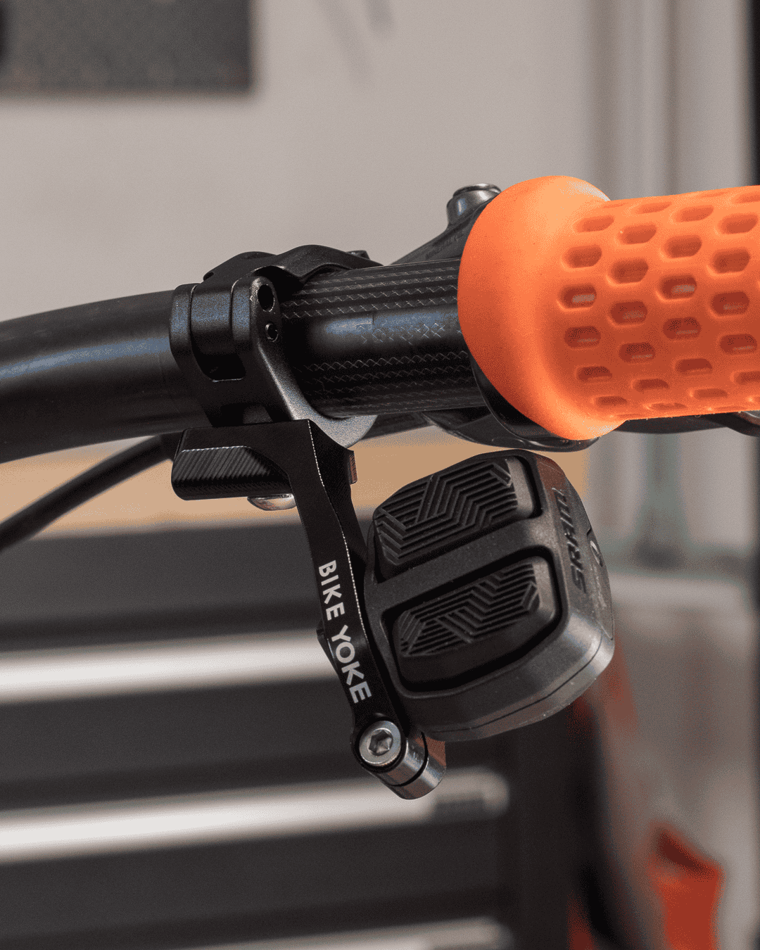 BIKEYOKE PODDY EV kraag voor SRAM AXS POD rechtshandige shifter