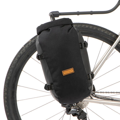Bagagedragertas RESTRAP SWITCH PANNIER 10L Zwart