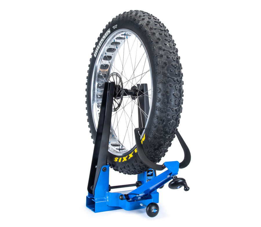 Park Tool TS-4.3 met een fatbikewiel met band