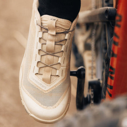 Chaussures VTT CRANKBROTHERS MALLET TRAIL VENT SPEEDLACE Gris Clair — en situation