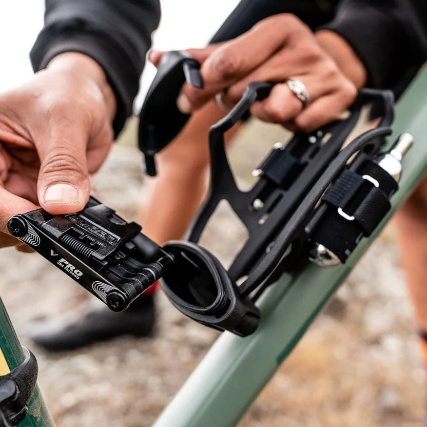 Bidonhouder en Gereedschapshouder LEZYNE TUBELESS FLOW STORAGE Zwart