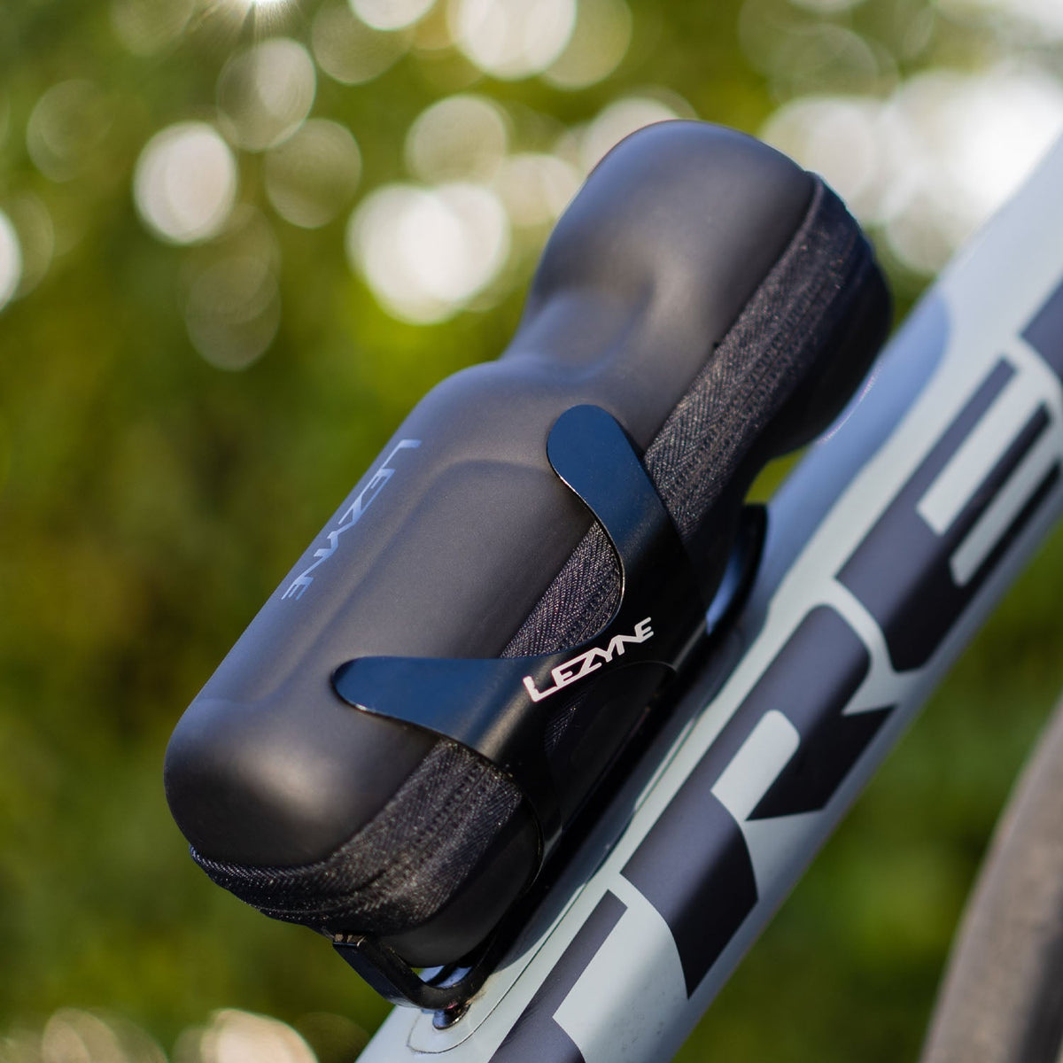 Bidonhouder LEZYNE CNC ALLOY CAGE rood