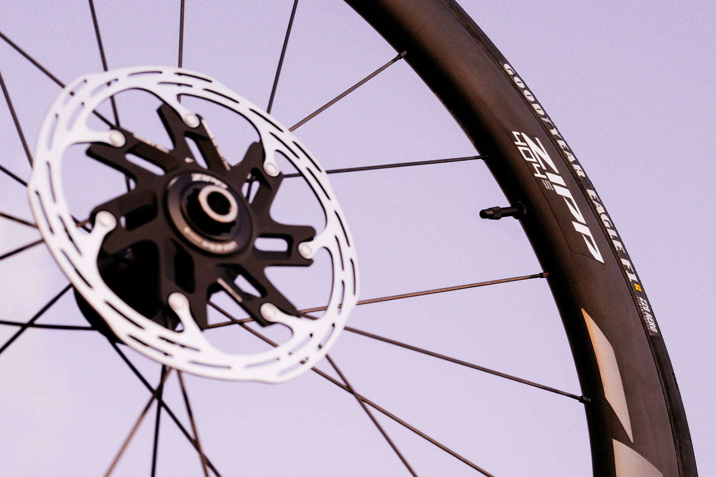 Paar ZIPP 404 A1 wielen zwart