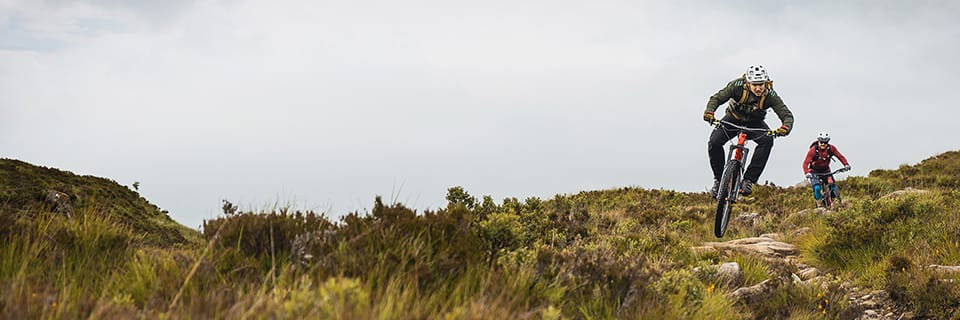 Hoe pas ik een mountainbikezadelklem aan?