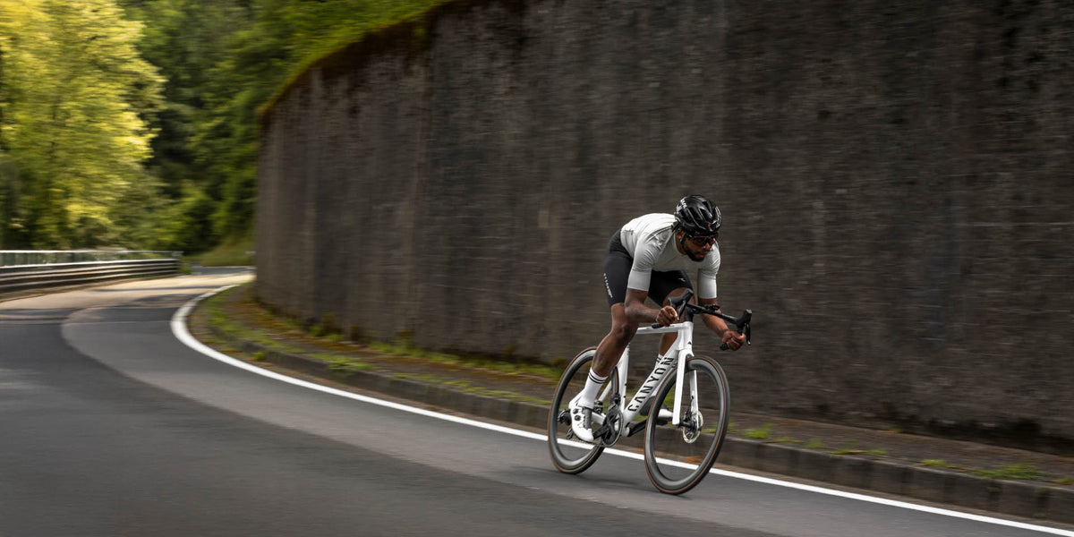ERGON BT OrthoCell-stuurlint op het stuur van een racefiets