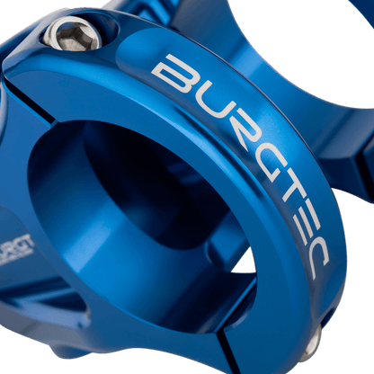 Potence BURGTEC ENDURO MK3 Bleu — détail du serrage du cintre