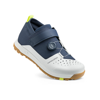 Chaussures VTT CRANKBROTHERS MALLET TRAIL BOA CLIP Marine/Gris/Gum — en situation