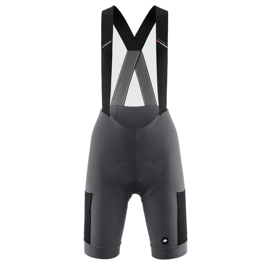 Korte fietsbroek met bretels voor dames ASSOS TACTICA KIESKAFER T5 GRAVEL grijs — witte achtergrond, 2000 x 2000