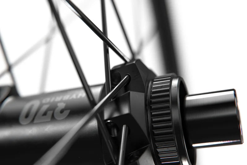 Roue Avant DT SWISS HU 1900 SPLINE 29" 30 mm 15x110 mm