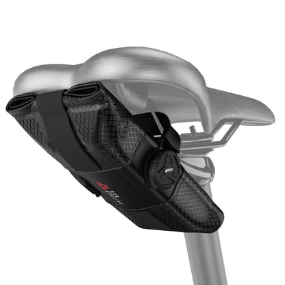 KOM CYCLING SADDLE ROLL Zadeltas