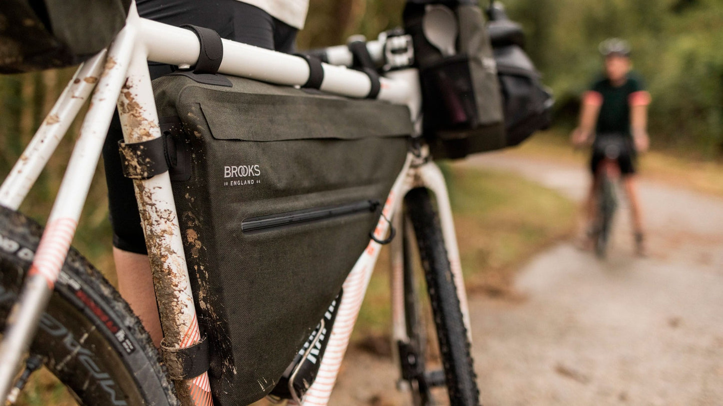 BROOKS SCAPE 5L Frametas Zwart