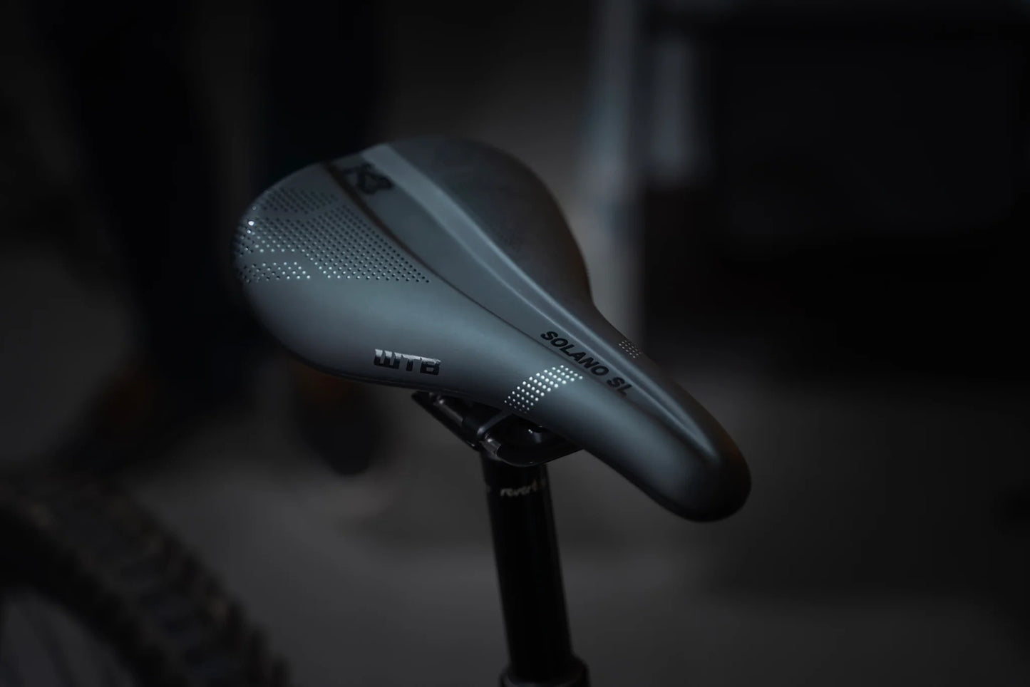Selle WTB SOLANO SL FUSION Medium 142mm Rails Carbone Noir
