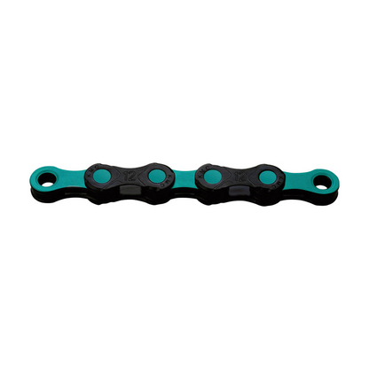 KMC 12-speed ketting DLC12 zwart/turquoise — productfoto op witte achtergrond