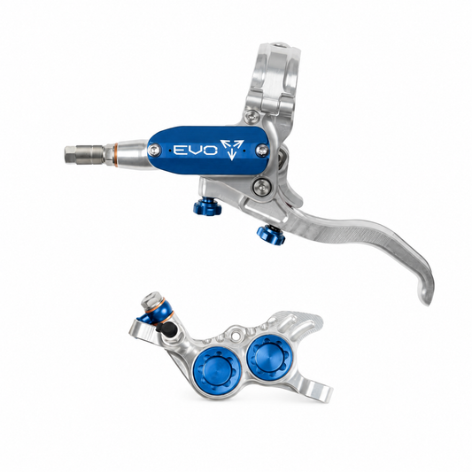 HOPE TECH 4 EVO GR4-rem zilver/blauw — remhendel en remklauw op witte achtergrond